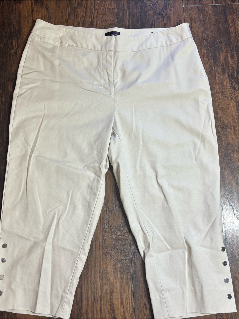 Women’s Rafaella Cream Cropped Capris with Side Button Accents Size 12P